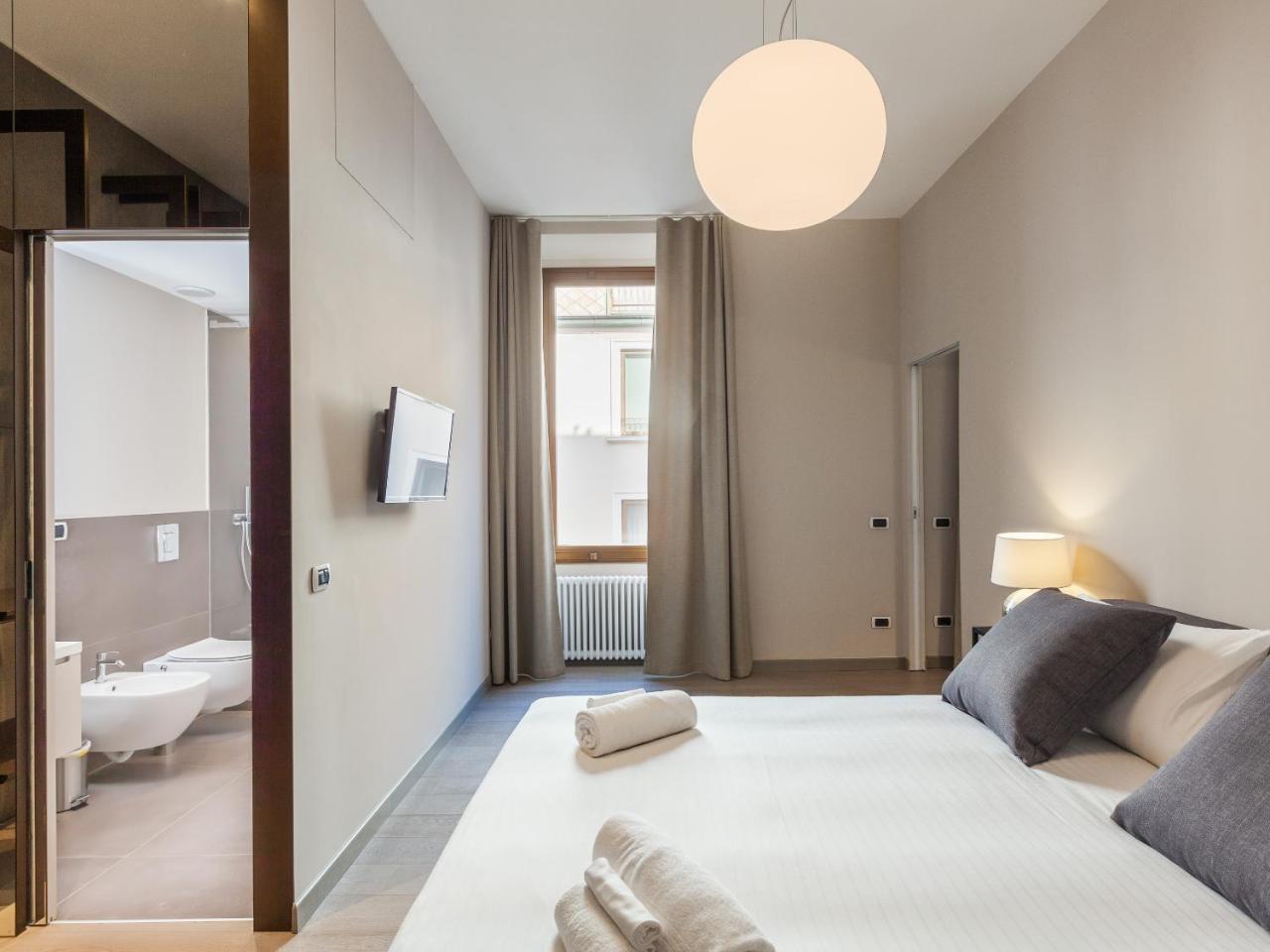 Easyhomes-Duomo Suites & Apartments Milan Luaran gambar