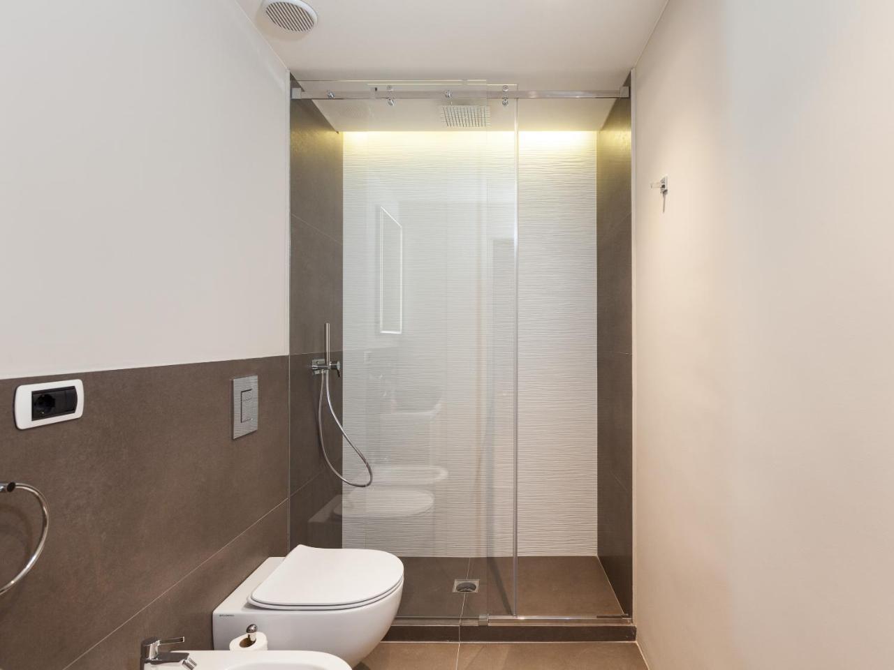 Easyhomes-Duomo Suites & Apartments Milan Luaran gambar