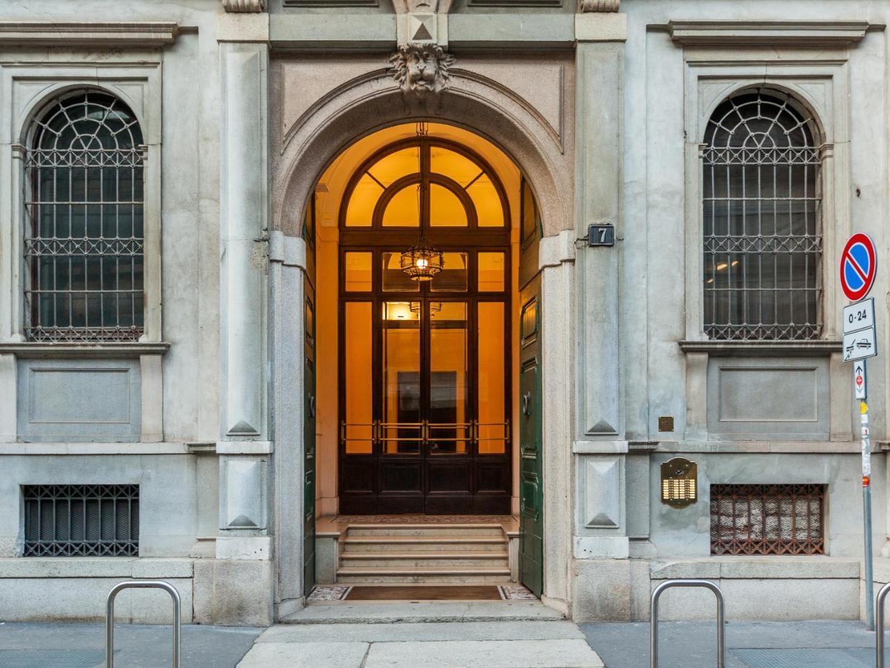 Easyhomes-Duomo Suites & Apartments Milan Luaran gambar